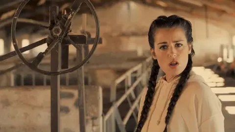 Captura de pantalla del videoclip de Isabel Aai&uacute;n que le catapult&oacute; a la fama