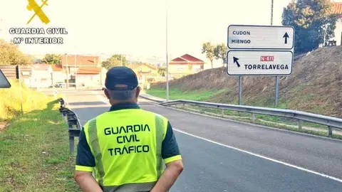 Guardia Civil de Tr&aacute;fico en Polanco