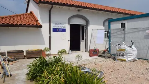 Inicio de la reforma del consultorio m&eacute;dico de Boo | Foto: Ayuntamiento de Pi&eacute;lagos