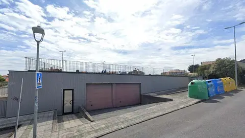 Entrada al parking subterr&aacute;neo en la plaza-mirador Adolfo Su&aacute;rez que nunca ha entrado en funcionamiento | Foto: Google Maps