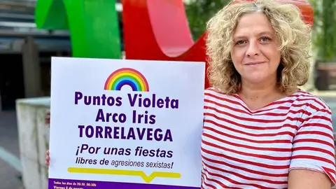 La concejala de Igualdad de Torrelavega, Patricia Portilla, valora como "muy positiva" la acogida de los Puntos Violeta y Arco Iris durante las Fiestas