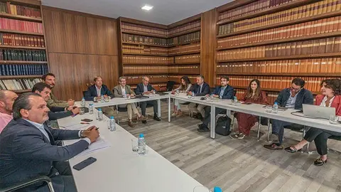 La C&aacute;mara acogi&oacute; hoy la primera reuni&oacute;n de la Mesa de Revitalizaci&oacute;n de Bridgestone.
