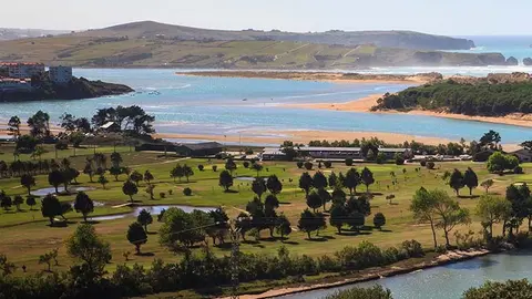 Campo de Golf Abra del Pas Celia Barqu&iacute;n | Foto: Abra del Pas