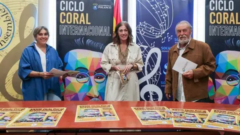 La alcaldesa de Polanco, Rosa D&iacute;az; la concejal de Cultura, Alicia Mart&iacute;nez Bustillo; Y el portavoz de la organizaci&oacute;n del Ciclo, Hilario Oru&ntilde;a, durante la presentaci&oacute;n del ciclo | Foto: Ayuntamiento