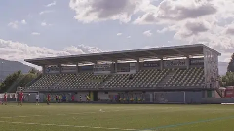 Campo de f&uacute;tbol de Santa Ana, en Tanos