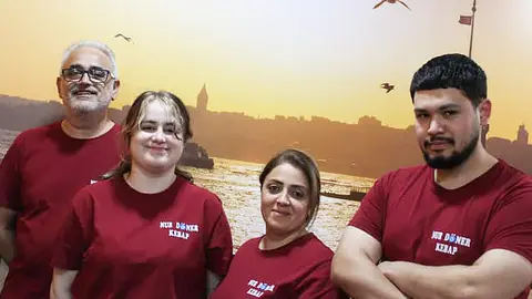 Equipo de Nur Doner Kebak