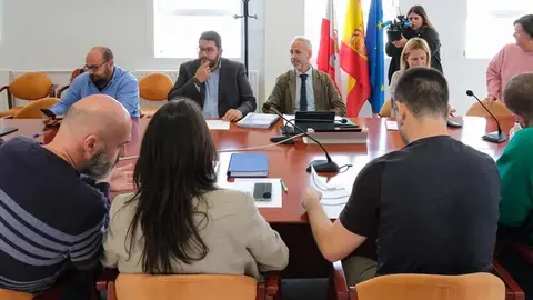 Imagen del Gobierno de Cantabria de la und&eacute;cima reuni&oacute;n para cerrar la adecuaci&oacute;n salarial de los docentes