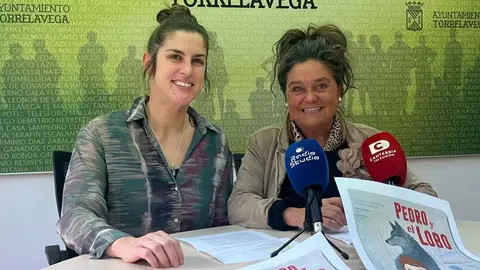 Paula Sumillera y Esther V&eacute;lez han presentado el concierto | Foto: Radio Studio