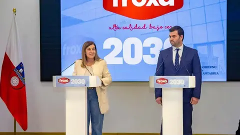 Mar&iacute;a Jos&eacute; S&aacute;enz de Buruaga y Javier Fern&aacute;ndez | Foto: Gobierno