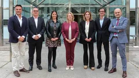 La consejera con los miembros de su equipo, en la sede Pe&ntilde;aherbosa | Foto: Gobierno