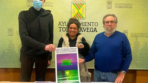 Pepe Ter&aacute;n, Esther V&eacute;lez y Feliciano L&oacute;pez presentan la muestra | Foto: Radio Studio