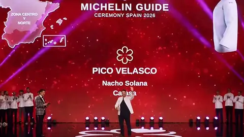 El chef Nacho Solana durante el acto en el que recibi&oacute; la primera estrella Michelin para Pico Velasco