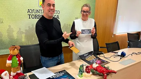 Ra&uacute;l Alegr&iacute;a aprovech&oacute; la presentaci&oacute;n del Circo de Navidad y Cabaret Oassis para sorprender con un nuevo truco de magia.