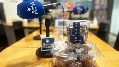 Panader&iacute;a La Asunci&oacute;n y Radio Studio les desean Feliz Navidad