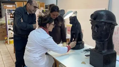 La conservaci&oacute;n se ha encargado al taller Tres A Restauraci&oacute;n, ubicado en Astillero y dirigido por Pilar Chaves desde el a&ntilde;o 2000 | Foto: Ayuntamiento de Torrelavega