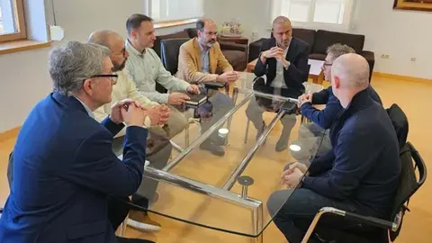 Imagen del Ayuntamiento de la reuni&oacute;n entre representantes municipales y miembros del Comit&eacute; de Empresa de Solvay