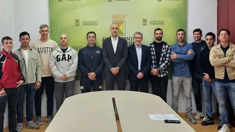 Toma de posesi&oacute;n de los nuevos bomberos de Torrelavega | Foto: Ayuntamiento