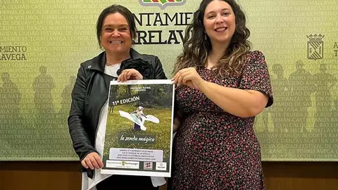Esther V&eacute;lez y Aroa G&oacute;mez presentan la XI edici&oacute;n de la senda mitol&oacute;gica de Torrelavega | Foto: Radio Studio