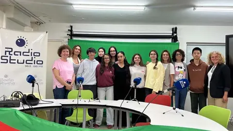 Foto de familia desde el IES Zapat&oacute;n