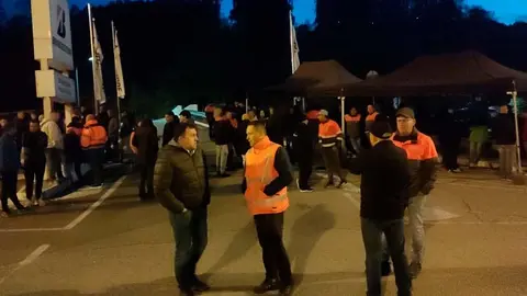 Seguimiento total en el undécimo día de huelga en Bridgestone previa a la penúltima reunión de negociación con la empresa