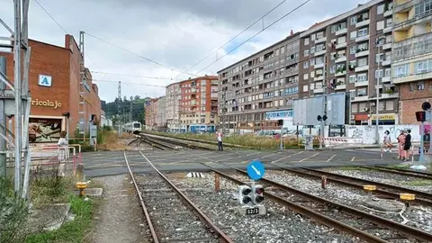 Un año para decir 'adiós' a los pasos a nivel de Torrelavega
