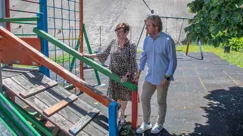 Reocín lleva a cabo una renovación de los 30 parques infantiles del municipio
