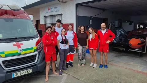 12 socorristas velarán por la seguridad de los usuarios en las playas de Suances este verano
