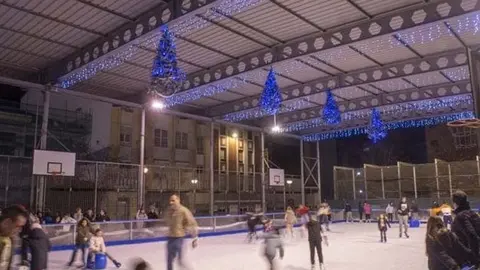 La pista de hielo de Navidad se traslada al Parque Manuel Barquín