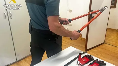 La Guardia Civil impide el robo de cableado de cobre del almacén de una subestación eléctrica en Reocín