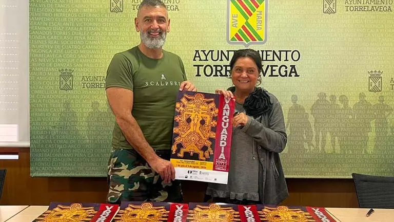 Esther V&eacute;lez y Pablo Burgos presentan la muestra | Foto: Radio Studio