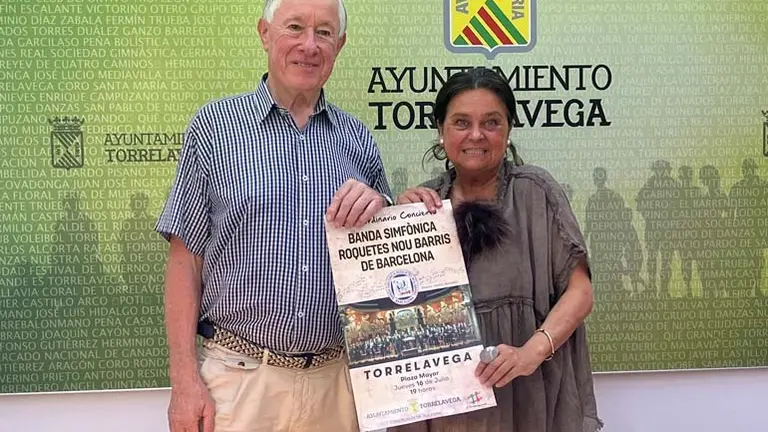 La concejala de Cultura, Esther V&eacute;lez, y Manuel Sa&ntilde;udo han presentado el concierto | Foto: Radio Studio