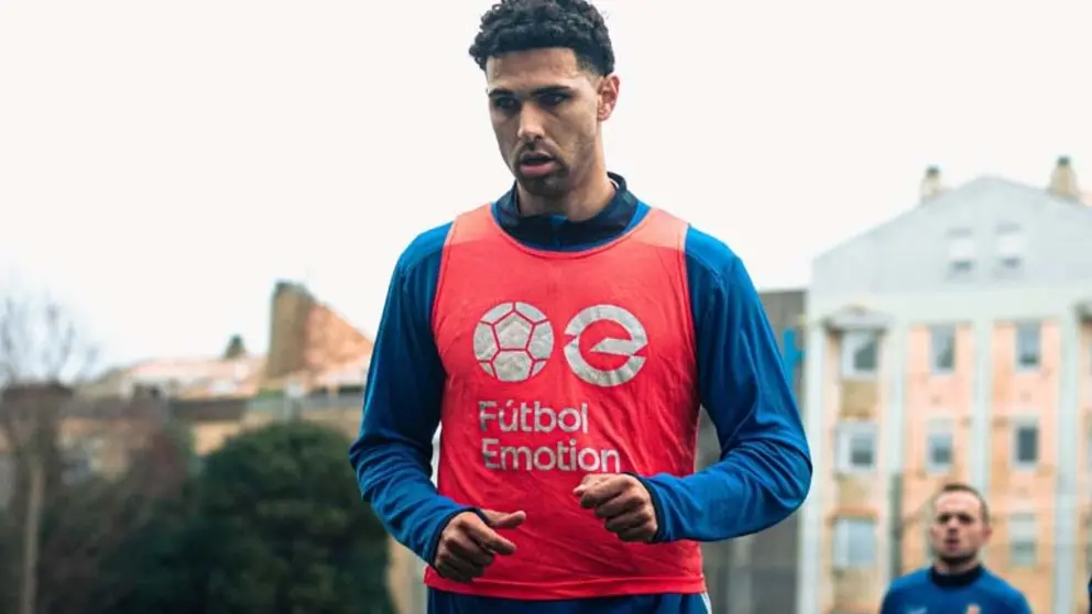 Brayan Adem&aacute;n renueva una temporada m&aacute;s con el conjunto blanquiazul | Foto: RSGT
